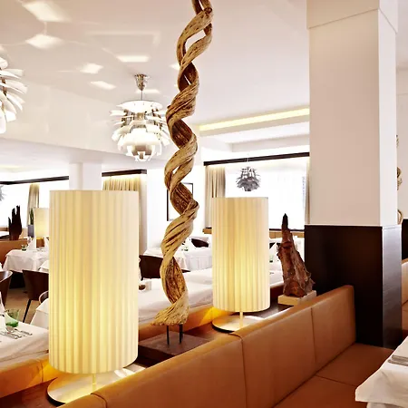 Alpen-karawanserai ホテル ザールバッハ・ヒンターグレム